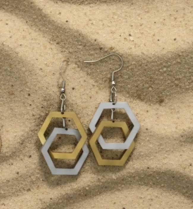 Boucles d'oreilles "Hexagones Moutarde & Ivoire"